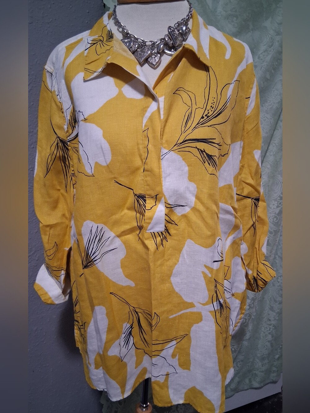 Chico's  Women's Yellow Floral Linen Collared Button Tunic Top